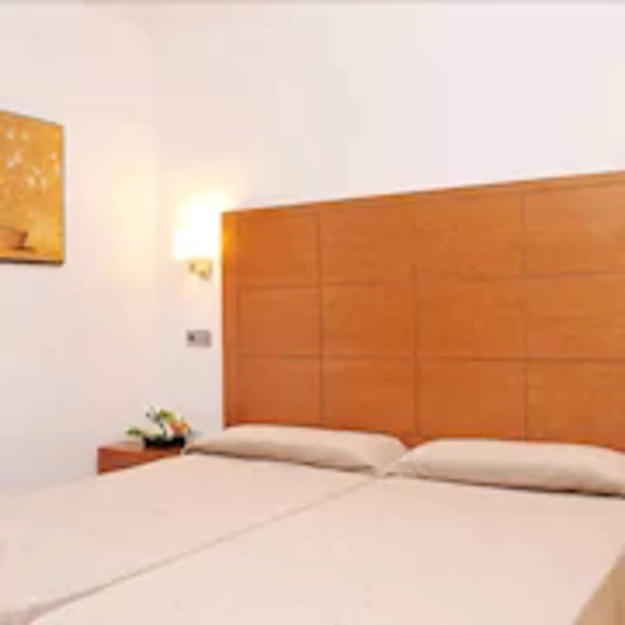 Hotel Cabot Cap De Mar à Cala Bona  Extérieur photo