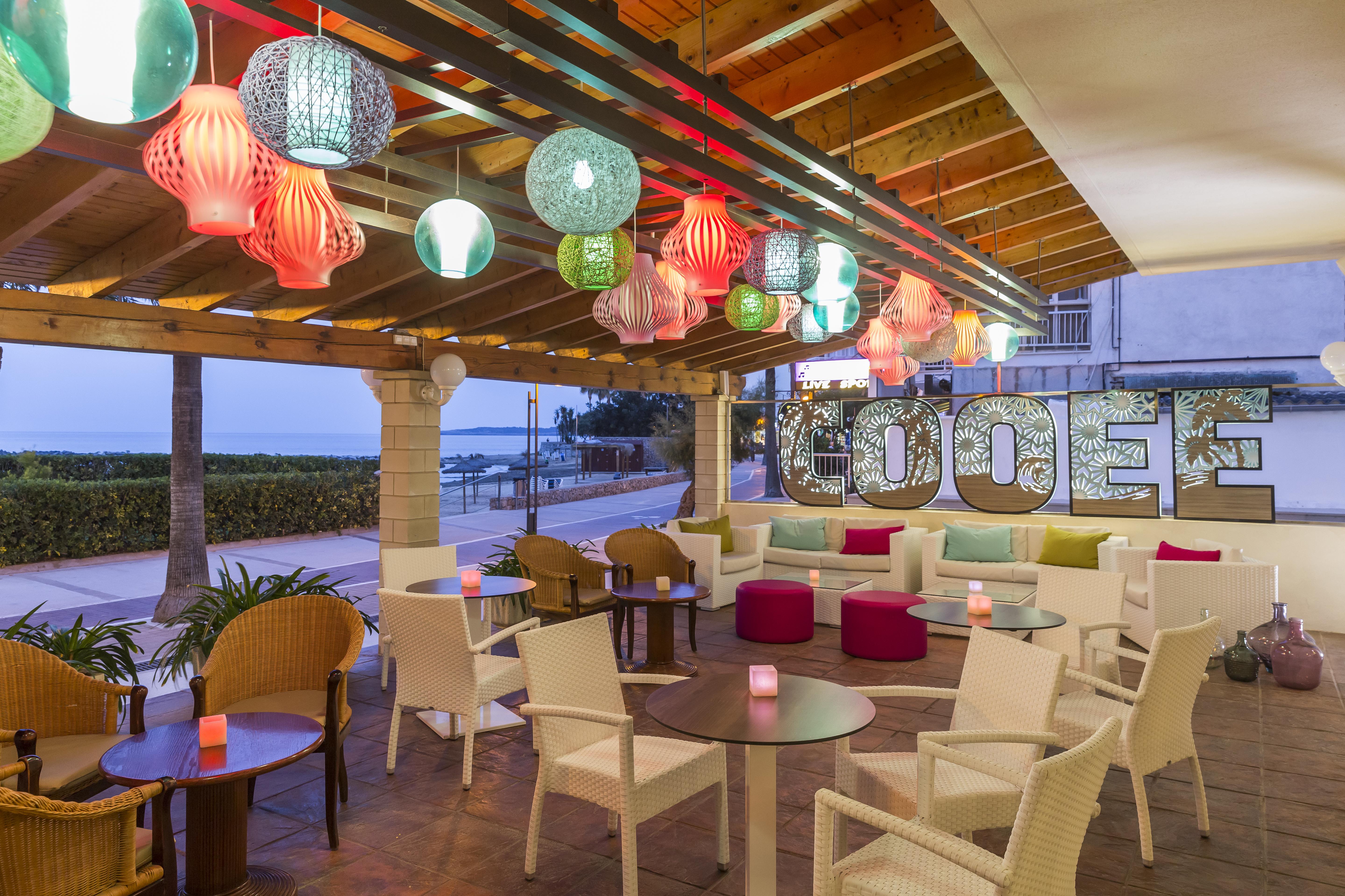 Hotel Cabot Cap De Mar à Cala Bona  Extérieur photo