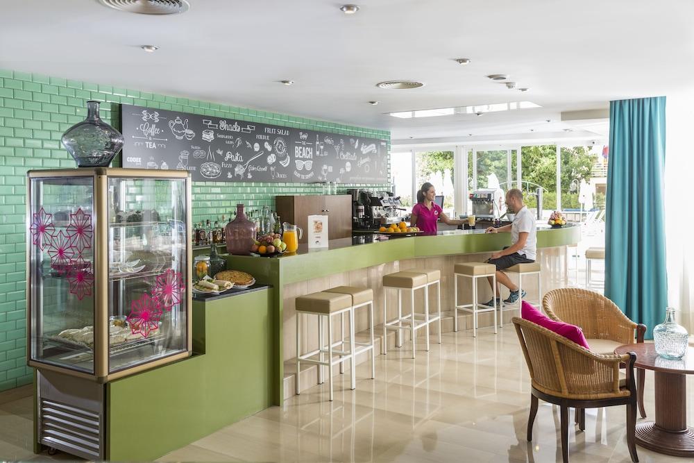 Hotel Cabot Cap De Mar à Cala Bona  Extérieur photo